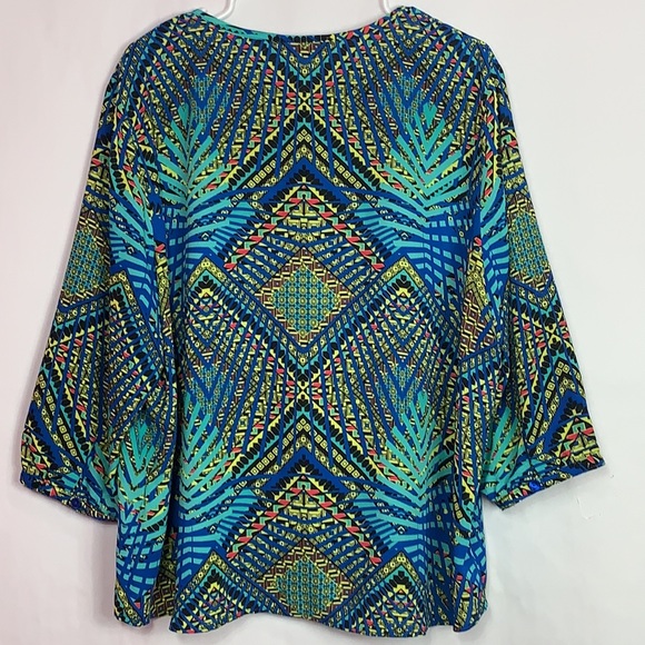 Peter Nygard multi color abstract print 3/4 length sleeves front tie knot top - Picture 3 of 7